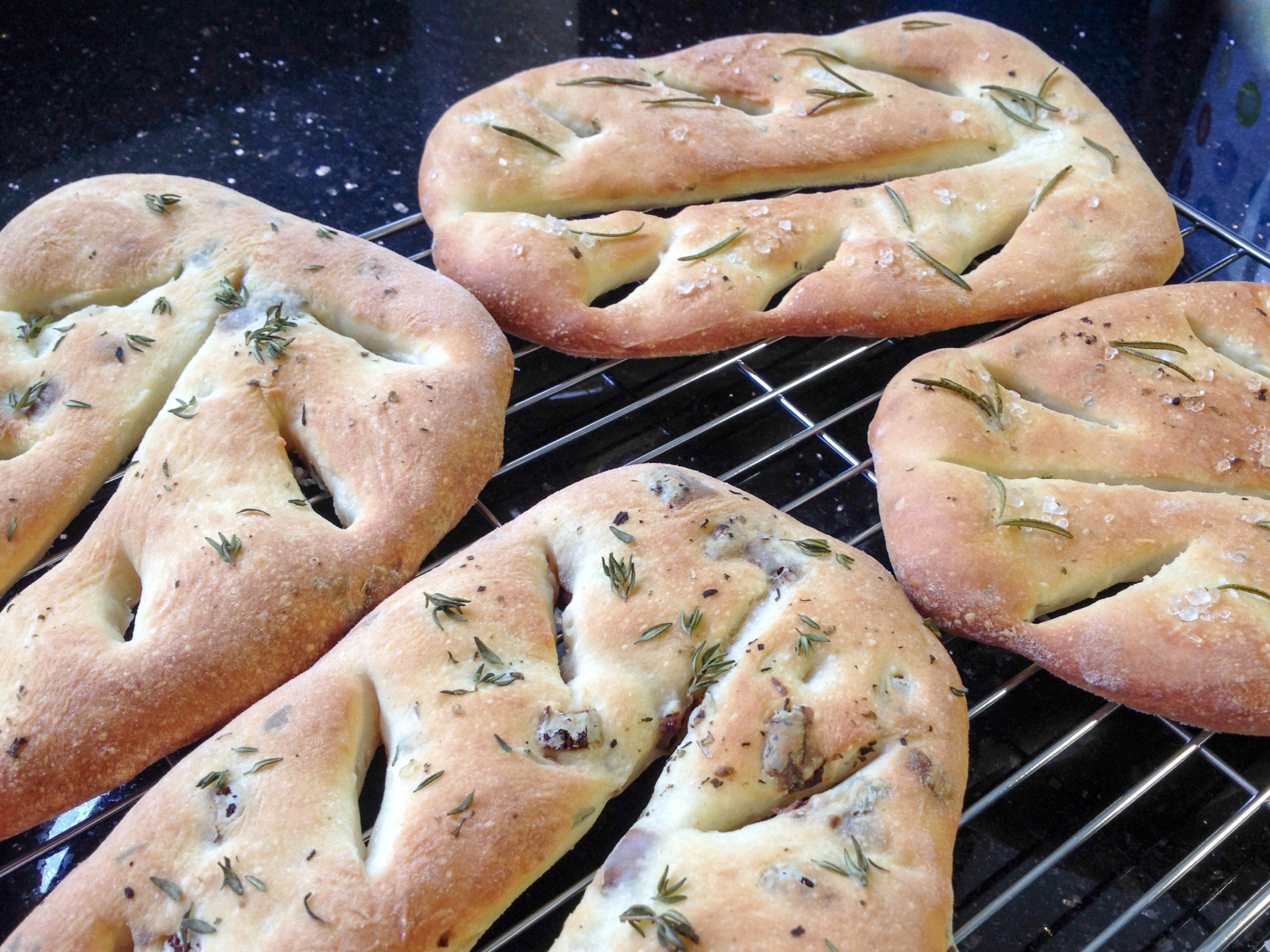 wire-bread-racks-scaled