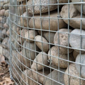 yuvarlak-taş-metal-örgü-min rounded-stones-metal-mesh-min